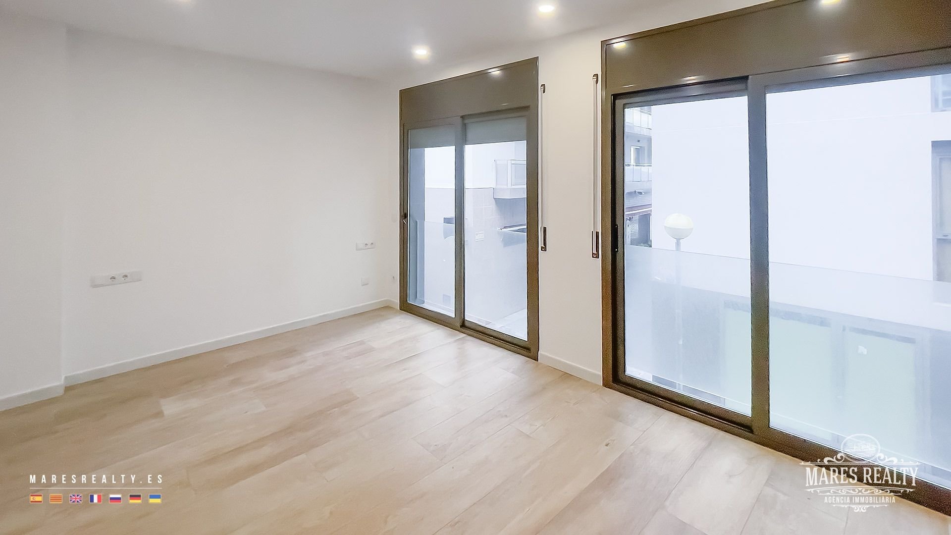 Commercial property à Lloret de Mar, Girona, Espagne 15 pièces, 788 m2 No. 91107