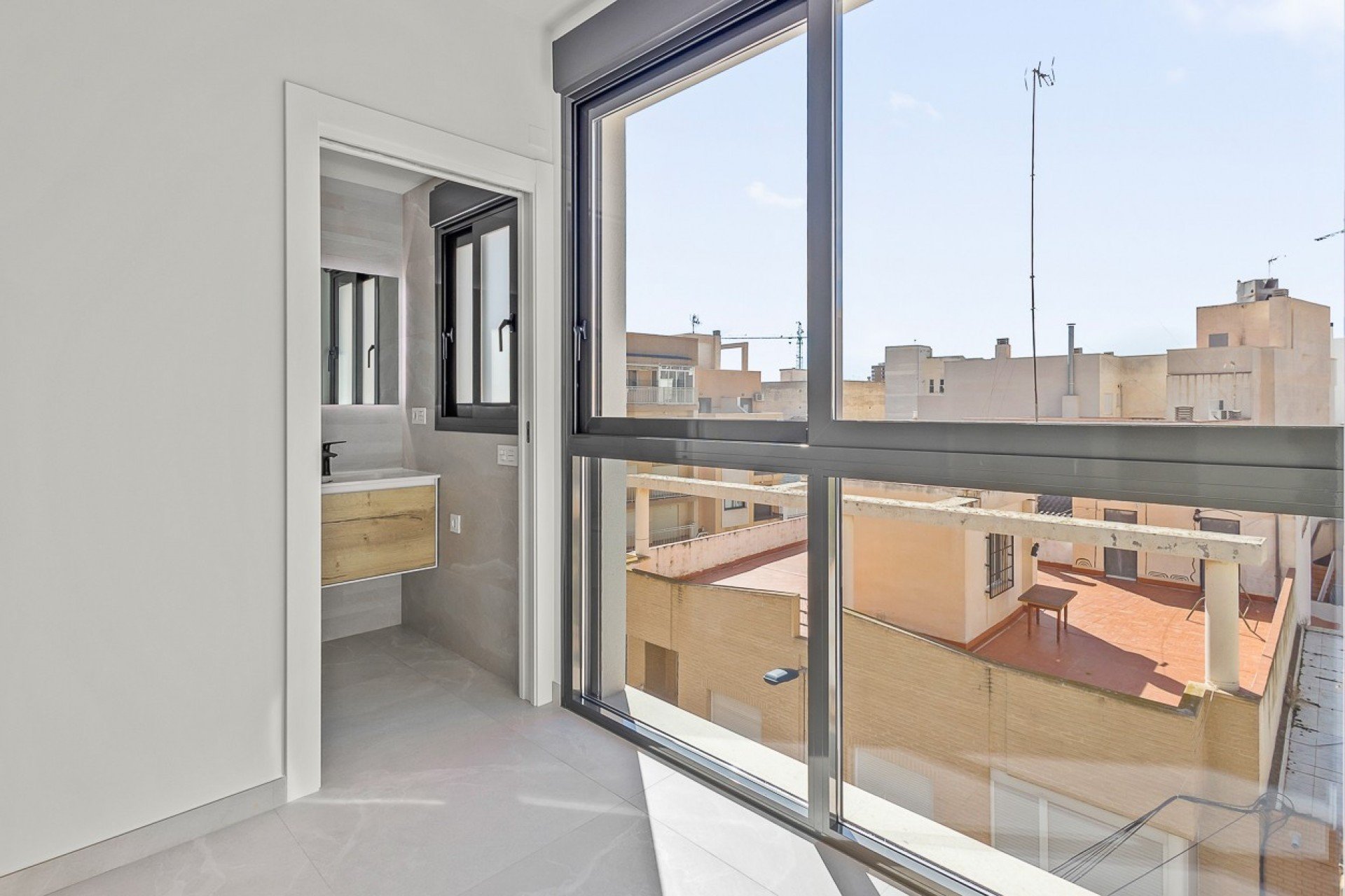Lägenhet i Torrevieja, Alicante, Spanien 2 sovrum, 83 kvm. Nr. 116189