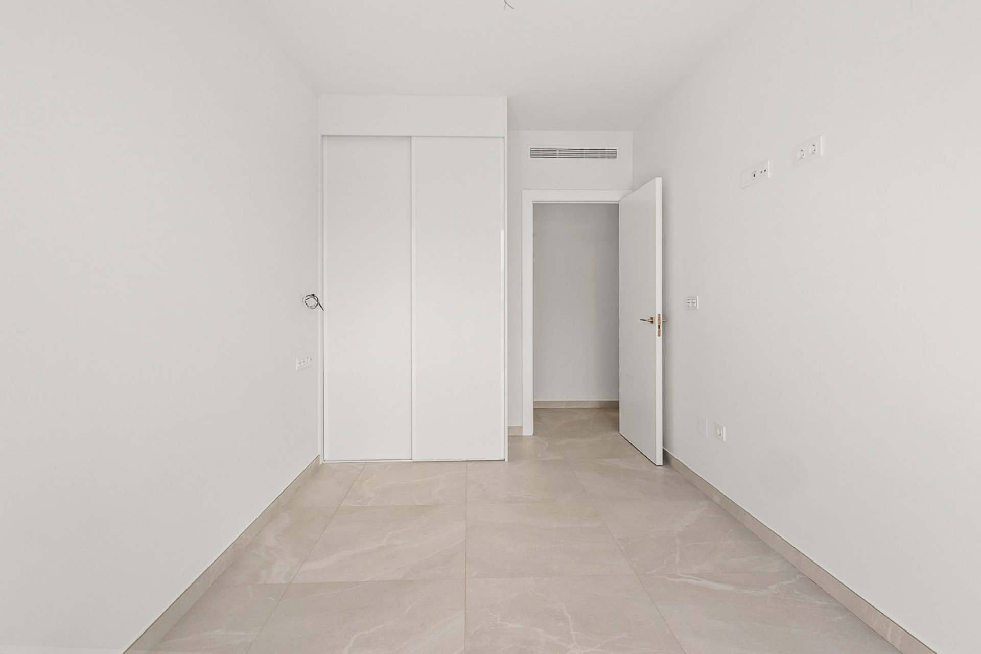 Lägenhet i Torrevieja, Alicante, Spanien 2 sovrum, 83 kvm. Nr. 116189