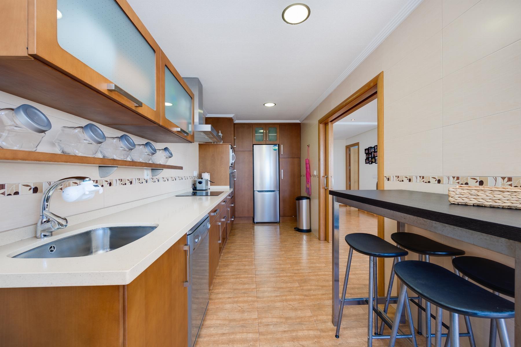 Apartment à Torrevieja, Alicante, Espagne 3 chambres, 100 m2 No. 113225