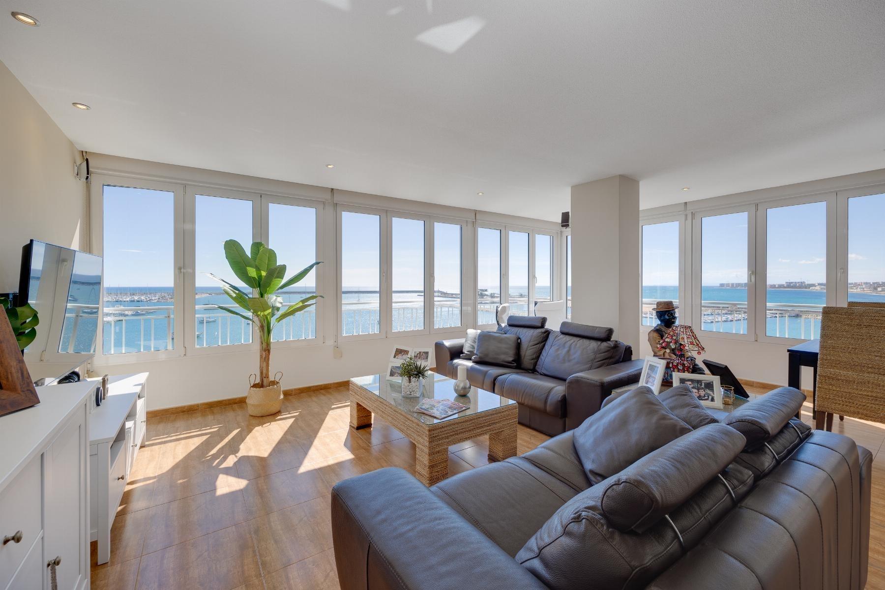 Apartment à Torrevieja, Alicante, Espagne 3 chambres, 100 m2 No. 113225