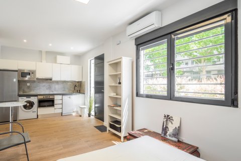 Apartment in Madrid, Spain 3 bedrooms, 124 sq.m. No. 99164