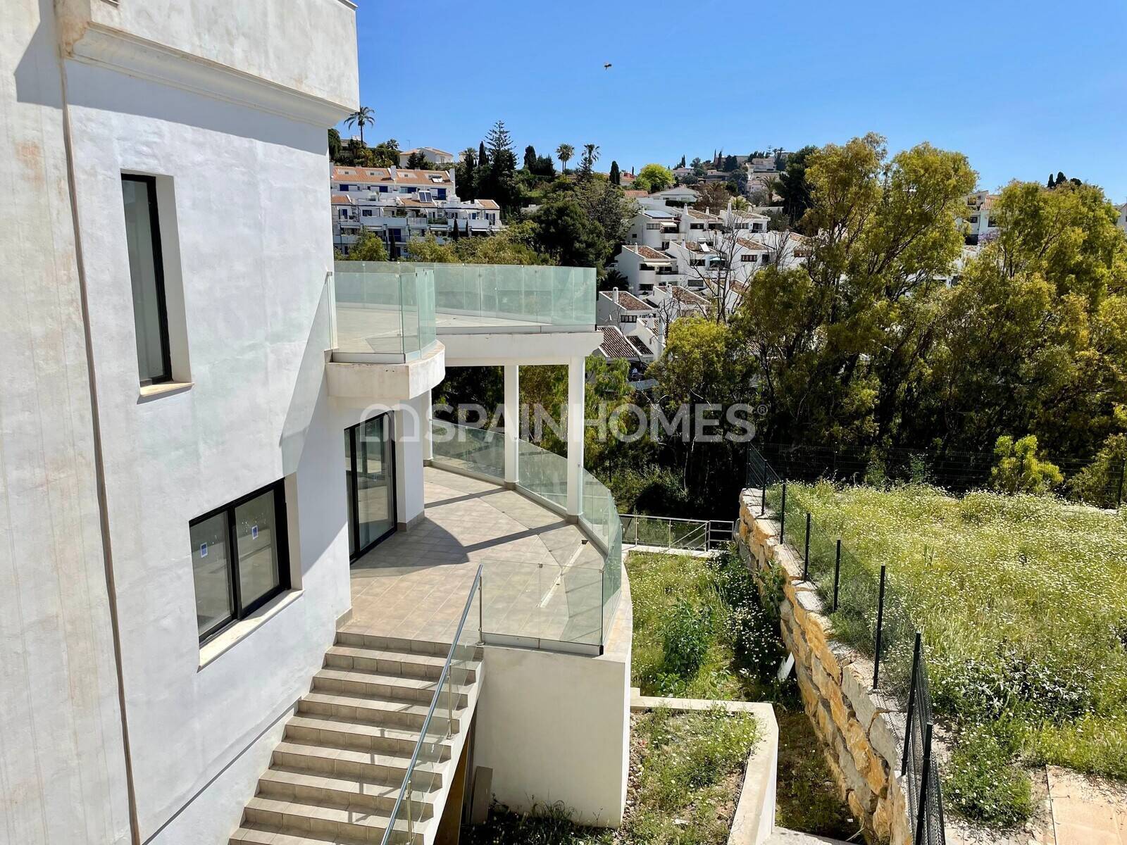 Villa i Benalmadena, Malaga, Spanien 5 sovrum, 694 kvm. Nr. 57483