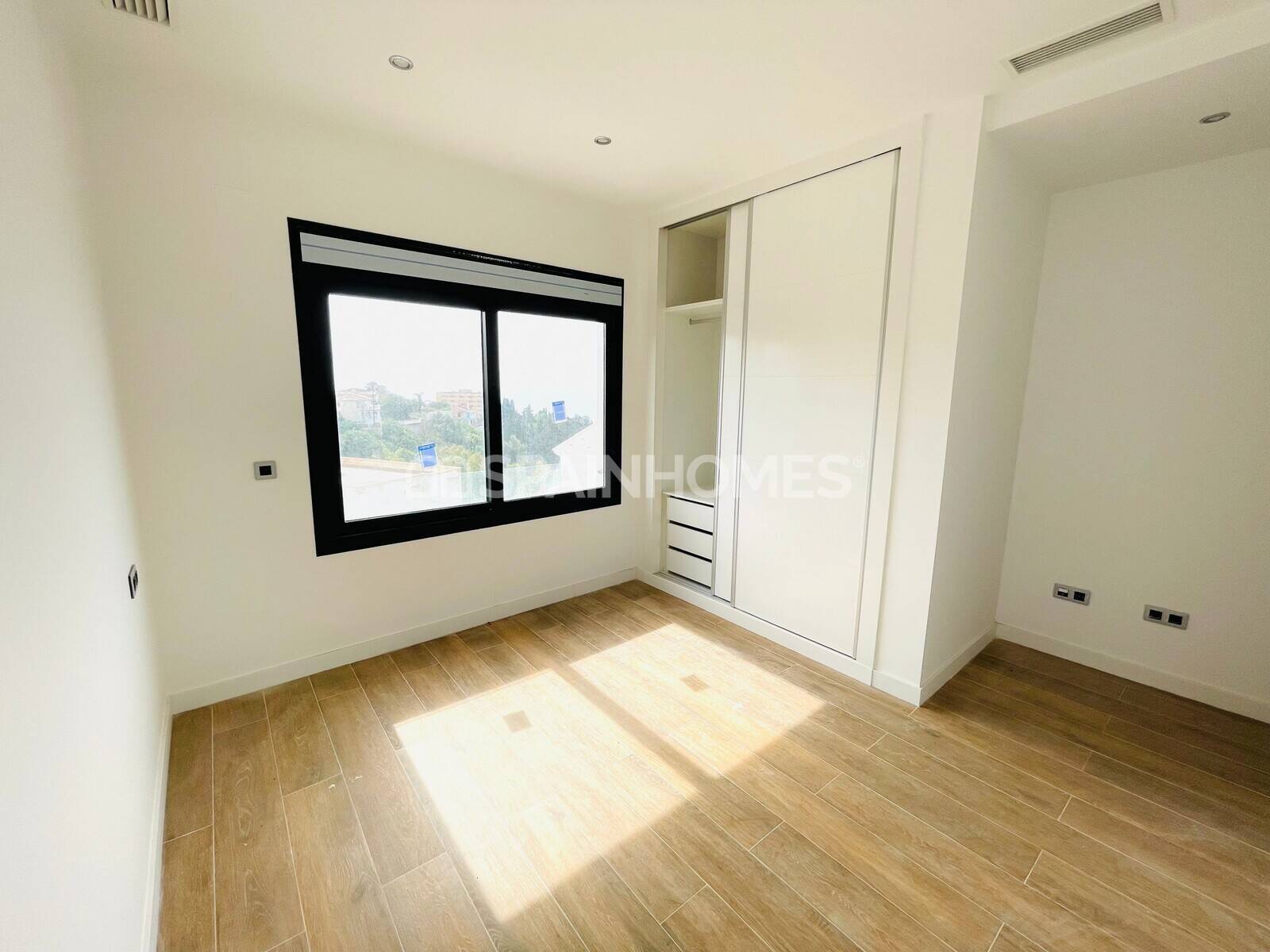 Villa i Benalmadena, Malaga, Spanien 5 sovrum, 694 kvm. Nr. 57483
