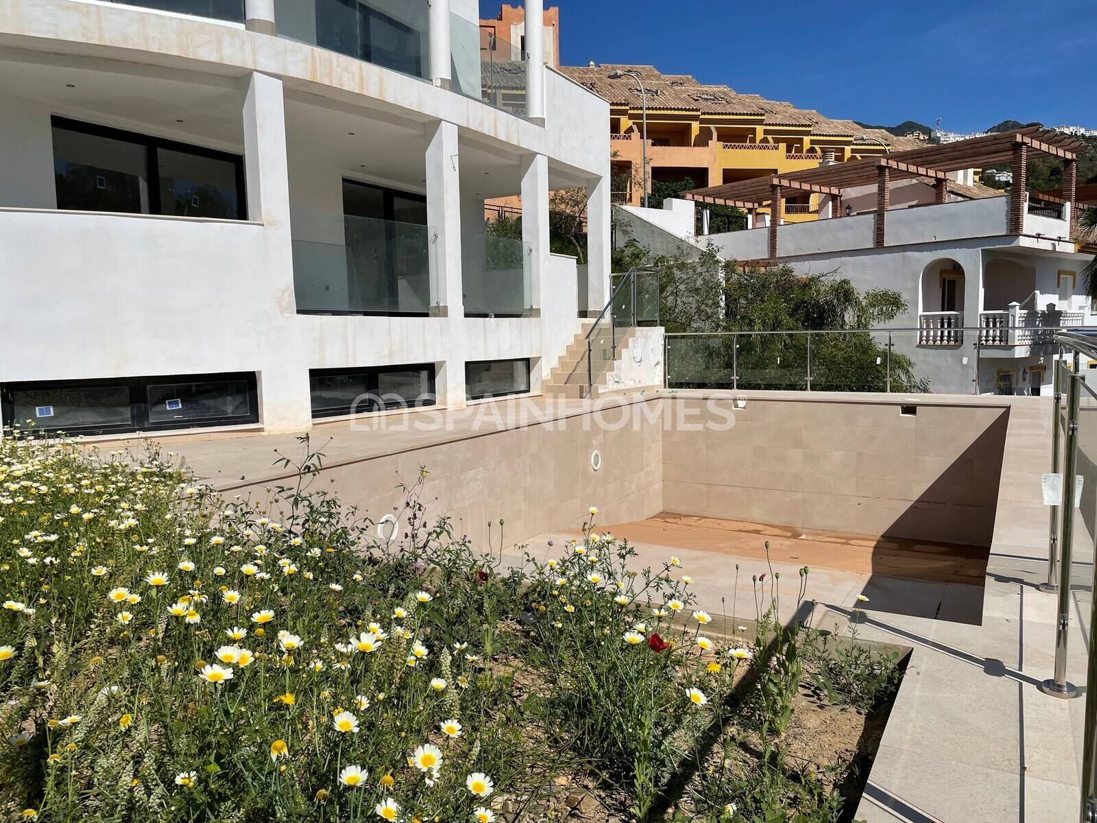 Villa i Benalmadena, Malaga, Spanien 5 sovrum, 694 kvm. Nr. 57483