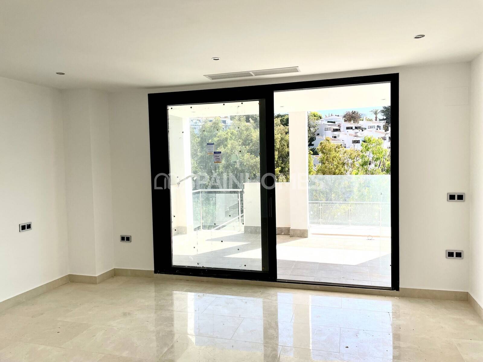 Villa i Benalmadena, Malaga, Spanien 5 sovrum, 694 kvm. Nr. 57483
