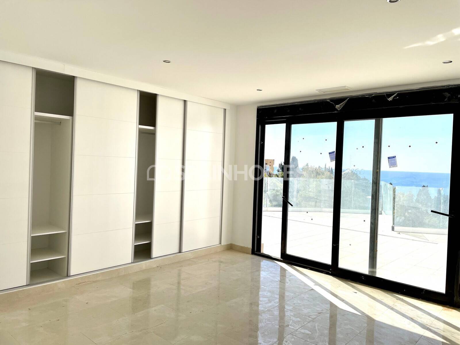 Villa i Benalmadena, Malaga, Spanien 5 sovrum, 694 kvm. Nr. 57483