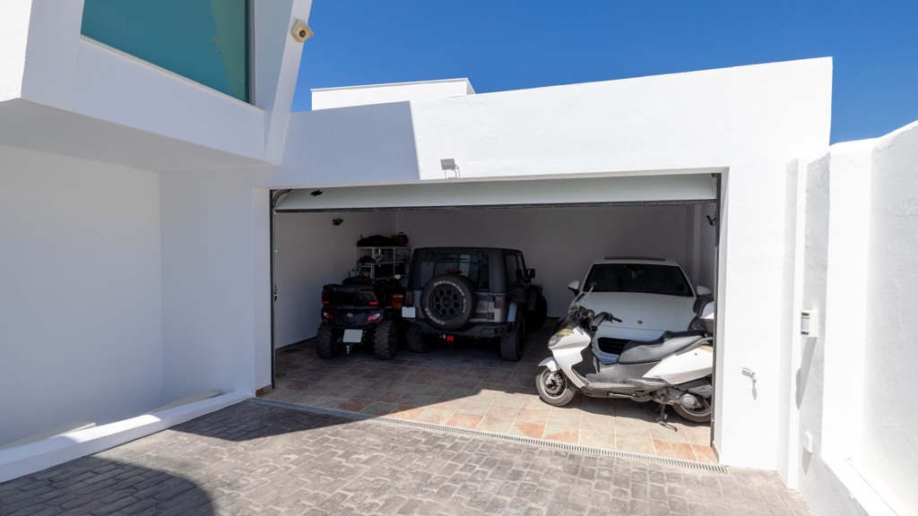 Villa in Zahara de los Atunes, Cadiz, Spain 7 bedrooms, 329 sq.m. No. 102279