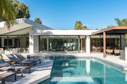 Villa en Marbella, Málaga, España 5 dormitorios, 717 m2 No. 108263