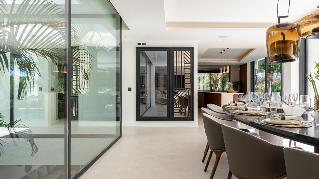Villa Marbella, Malaga, Spānijā 5 istabas, 717 m2 Nr. 108263
