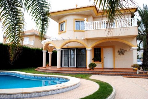 Villa à La Zenia, Alicante, Espagne 3 chambres, 125 m2 No. 115989