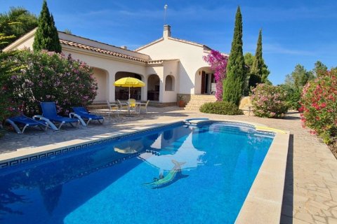 Talo L'Ametlla de Mar, Tarragona, Espanja 4 makuuhuonetta, 183 m2 No. 22965