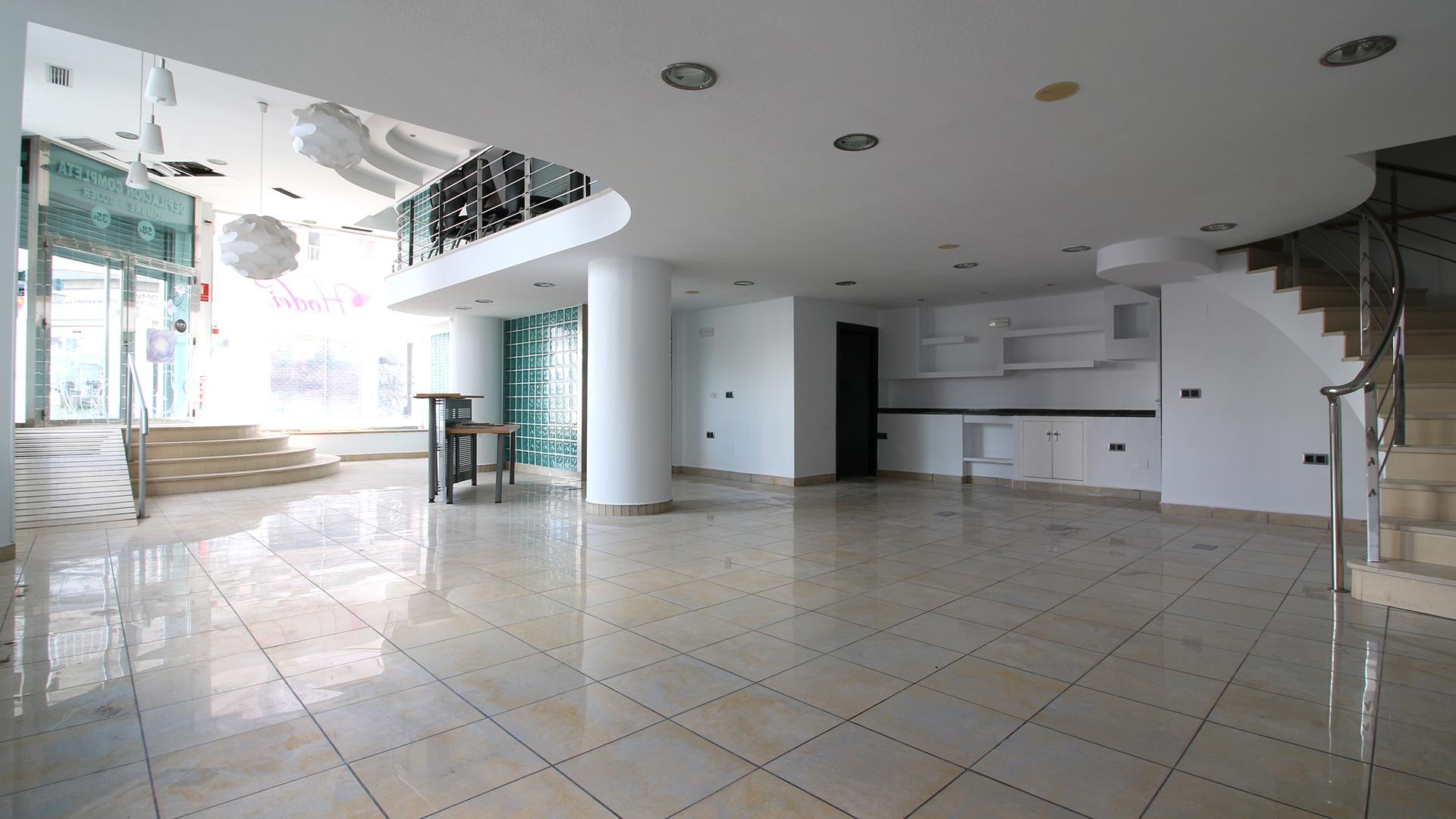 Lokal usługowy w Torrevieja, Alicante, Hiszpania 220 mkw. nr 101528