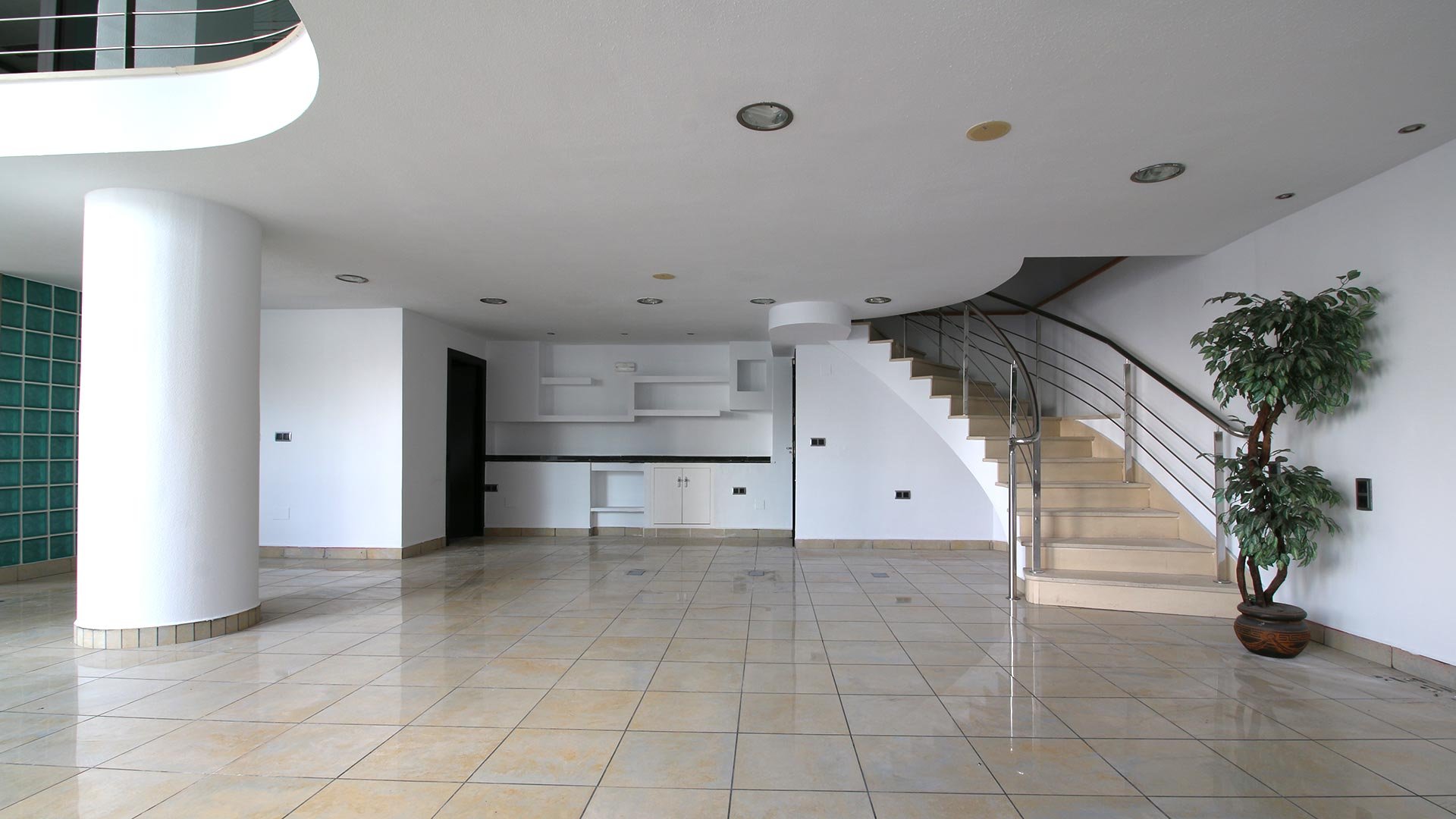 Lokal usługowy w Torrevieja, Alicante, Hiszpania 220 mkw. nr 101528