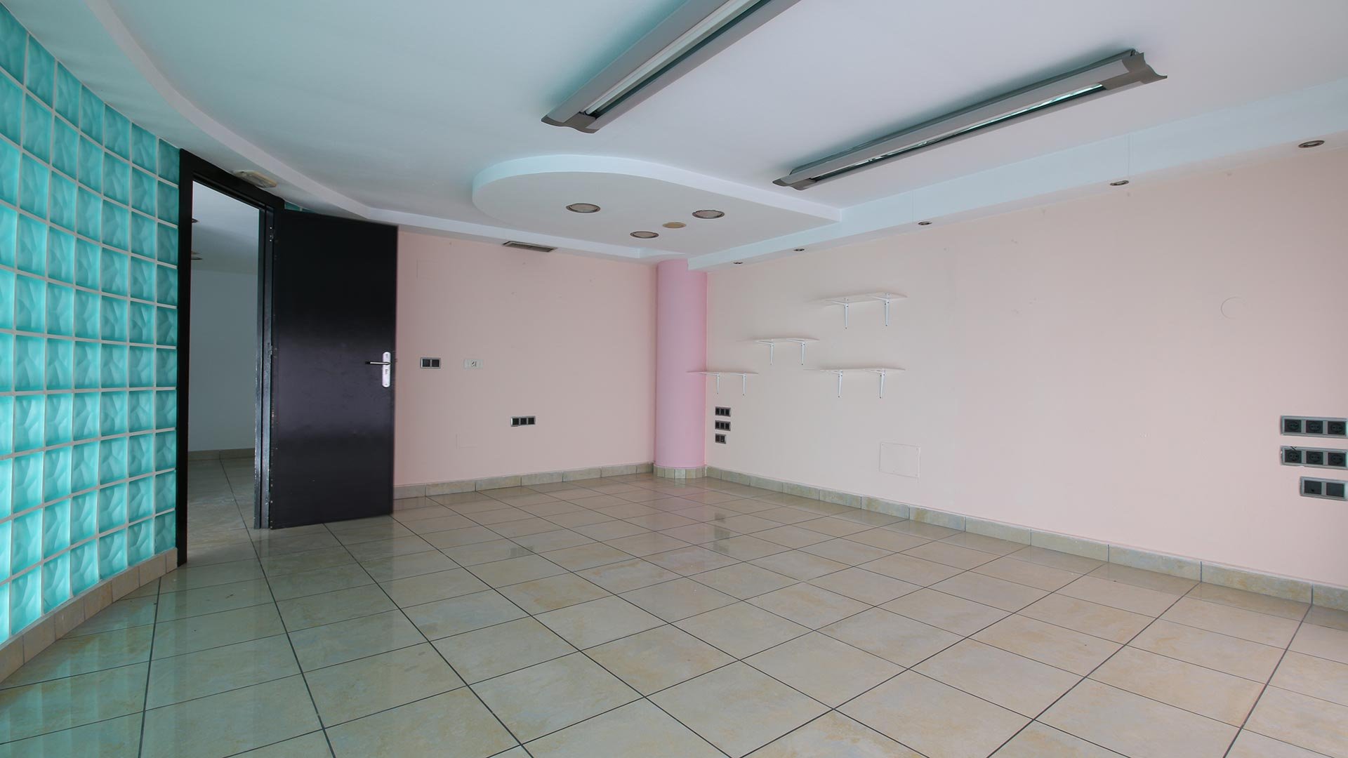 Lokal usługowy w Torrevieja, Alicante, Hiszpania 220 mkw. nr 101528