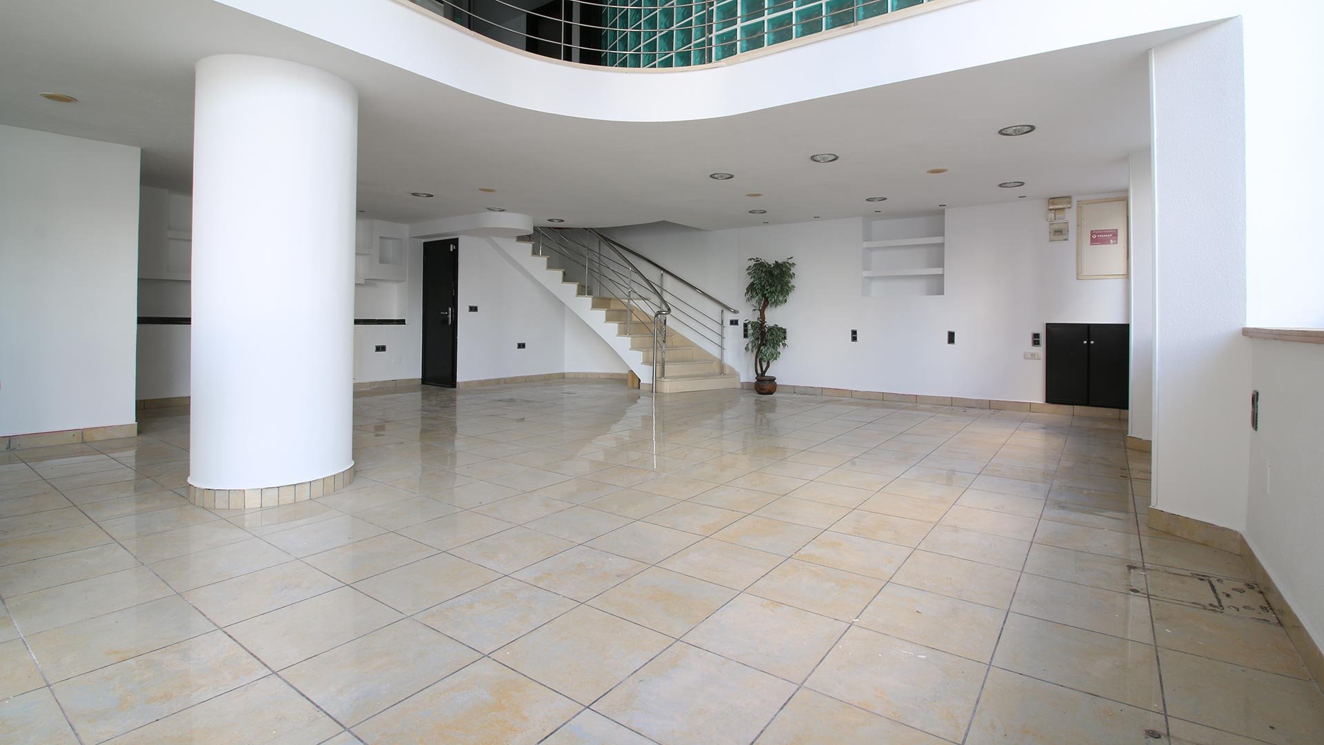 Lokal usługowy w Torrevieja, Alicante, Hiszpania 220 mkw. nr 101528