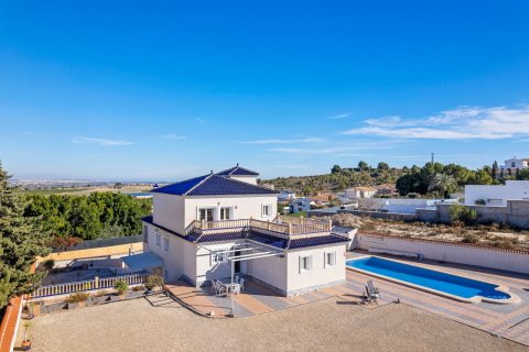 Villa in Almoradi, Alicante, Spanien 4 Schlafzimmer, 380 m2 Nr. 91738