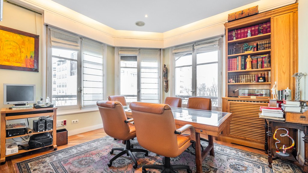 Apartamento en Madrid, España 4 dormitorios, 240.39 m2 No. 107787