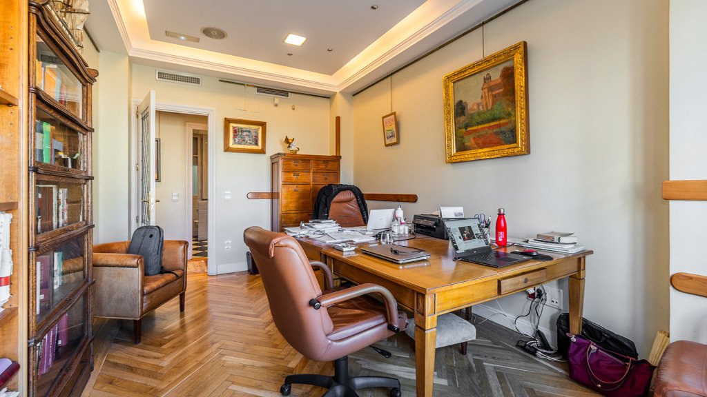 Apartamento en Madrid, España 4 dormitorios, 240.39 m2 No. 107787