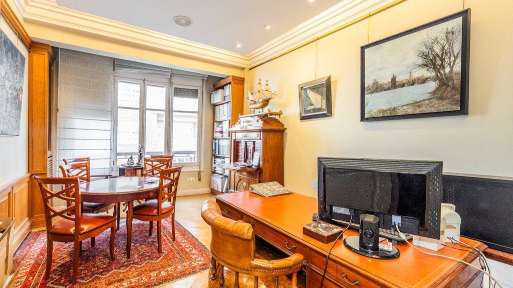 Apartamento en Madrid, España 4 dormitorios, 240.39 m2 No. 107787
