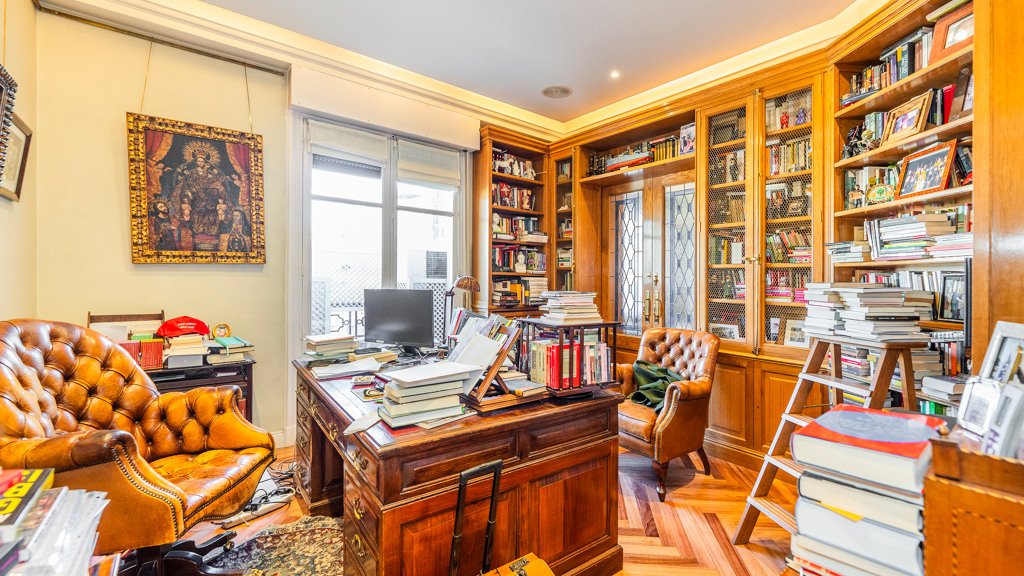 Apartamento en Madrid, España 4 dormitorios, 240.39 m2 No. 107787
