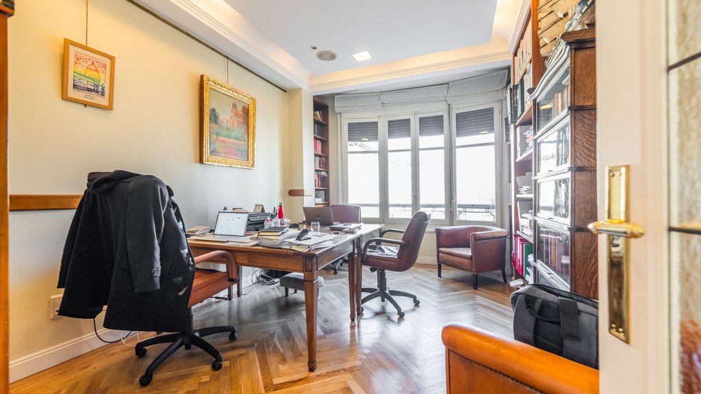 Apartamento en Madrid, España 4 dormitorios, 240.39 m2 No. 107787