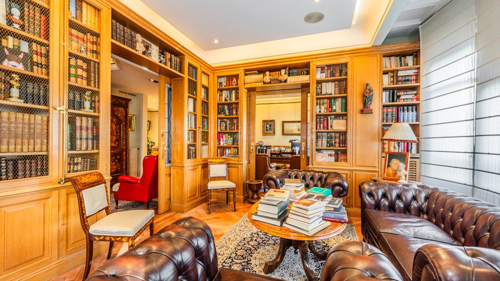 Apartamento en Madrid, España 4 dormitorios, 240.39 m2 No. 107787