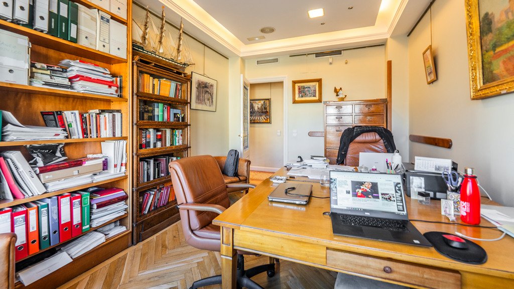 Apartamento en Madrid, España 4 dormitorios, 240.39 m2 No. 107787