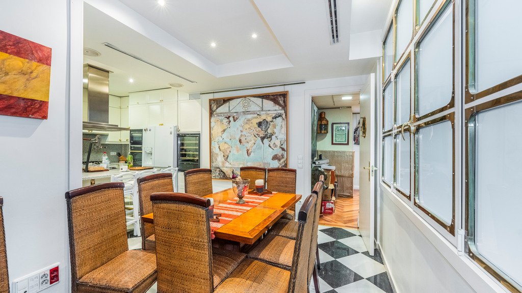 Apartamento en Madrid, España 4 dormitorios, 240.39 m2 No. 107787