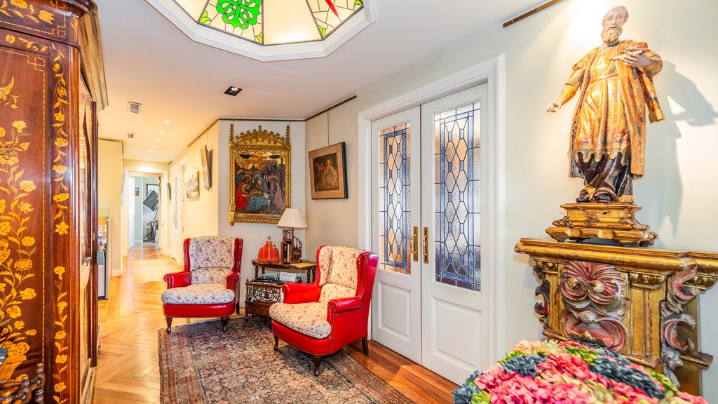 Apartamento en Madrid, España 4 dormitorios, 240.39 m2 No. 107787