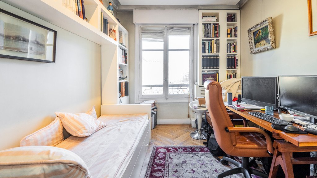 Apartamento en Madrid, España 4 dormitorios, 240.39 m2 No. 107787