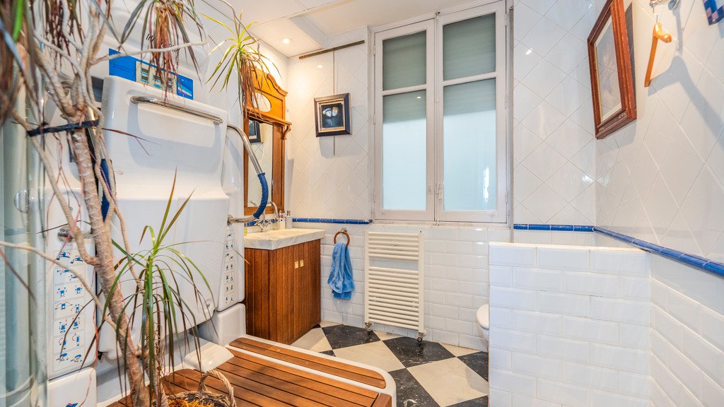 Apartamento en Madrid, España 4 dormitorios, 240.39 m2 No. 107787