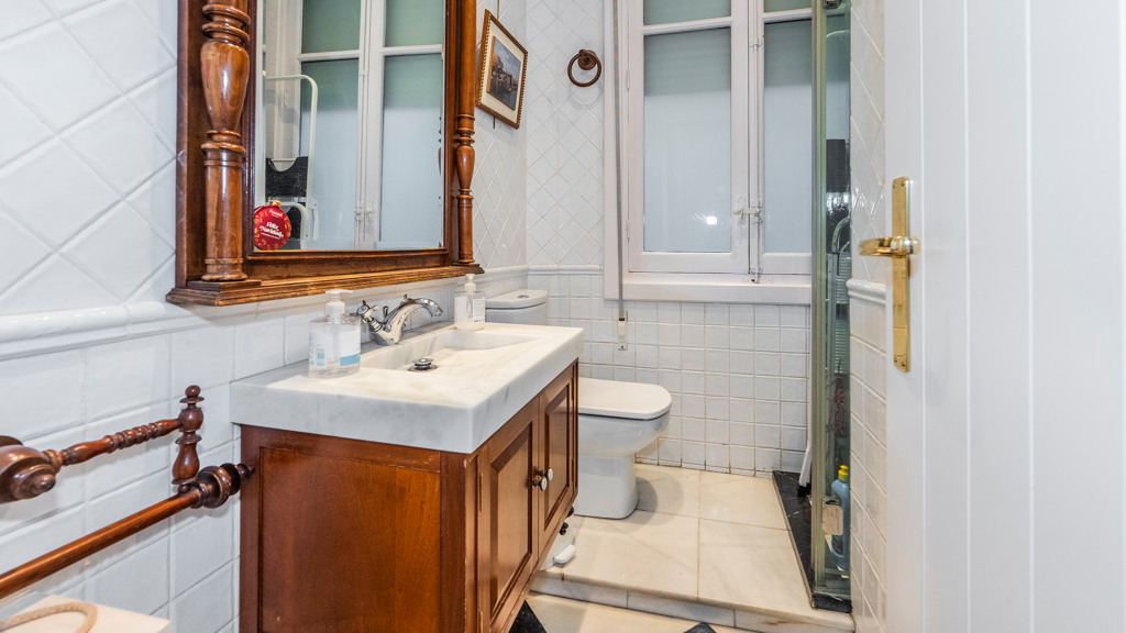 Apartamento en Madrid, España 4 dormitorios, 240.39 m2 No. 107787