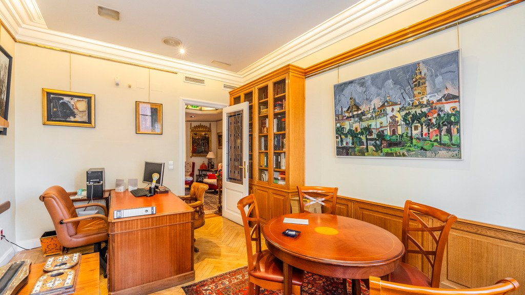Apartamento en Madrid, España 4 dormitorios, 240.39 m2 No. 107787