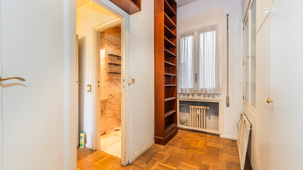 Apartamento en Madrid, España 5 dormitorios, 304 m2 No. 107786