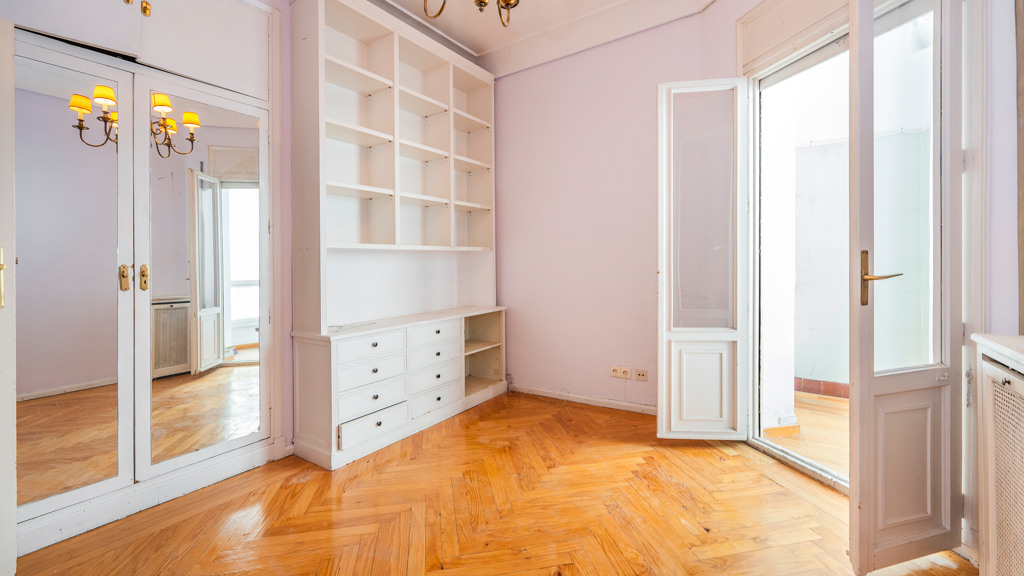 Apartamento en Madrid, España 5 dormitorios, 304 m2 No. 107786