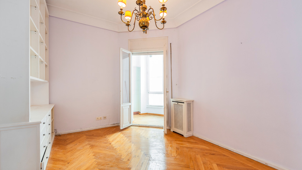Apartamento en Madrid, España 5 dormitorios, 304 m2 No. 107786