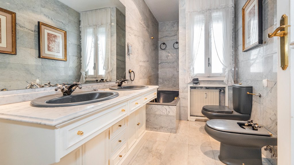 Apartamento en Madrid, España 5 dormitorios, 304 m2 No. 107786