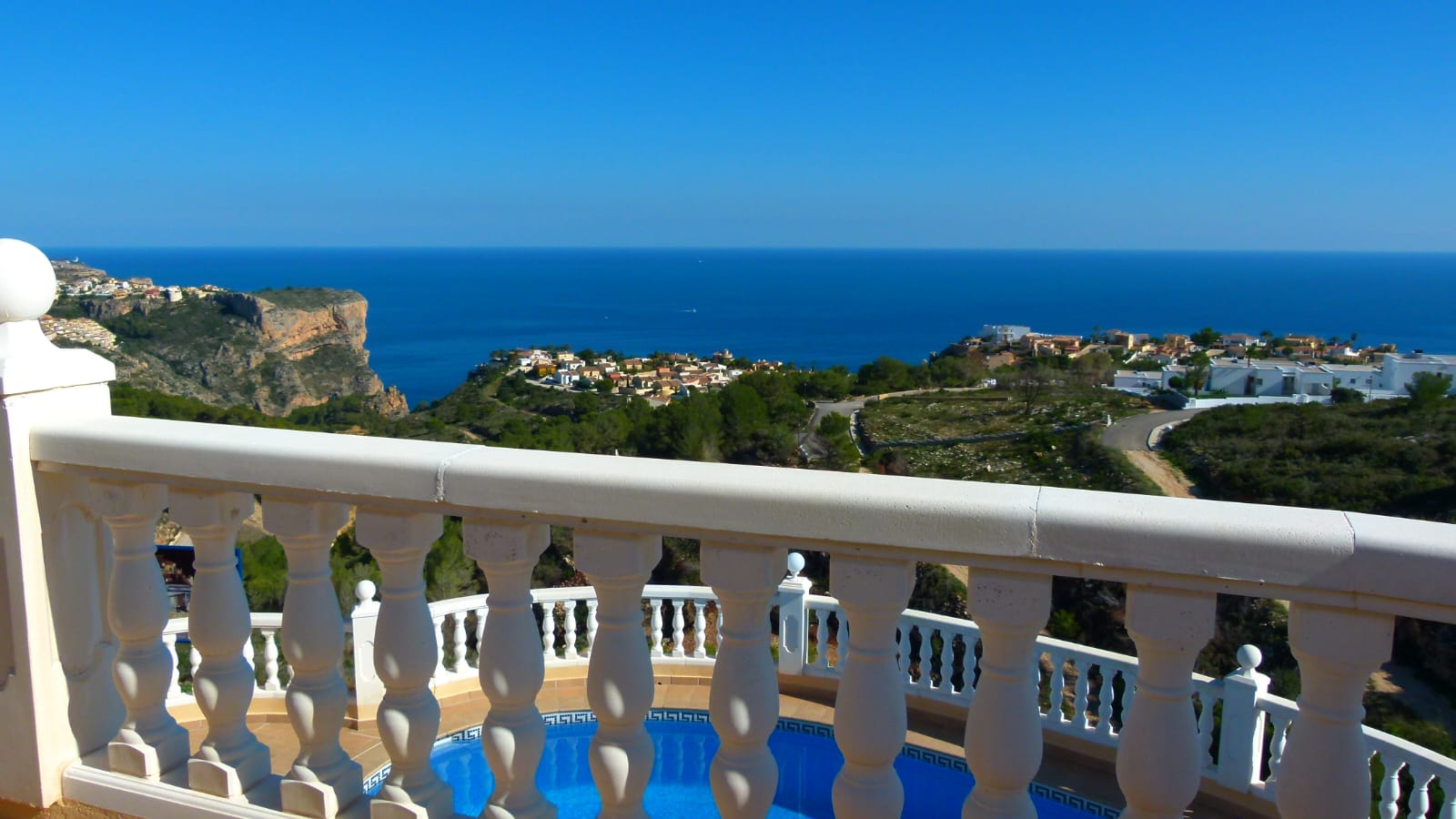 Villa i Benitachell, Alicante, Spanien 3 sovrum, 300 kvm. Nr. 115532