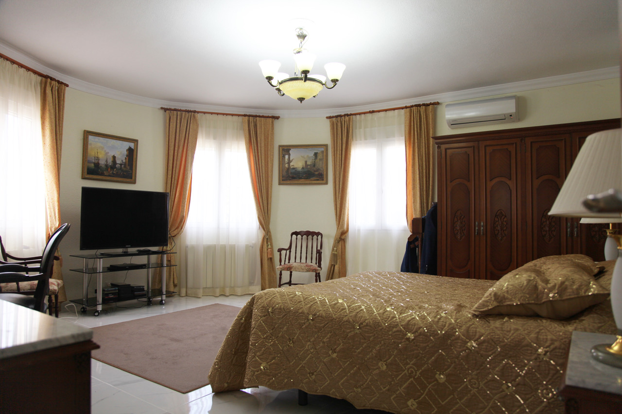Villa i Calpe, Alicante, Spanien 5 sovrum, 295 kvm. Nr. 97589