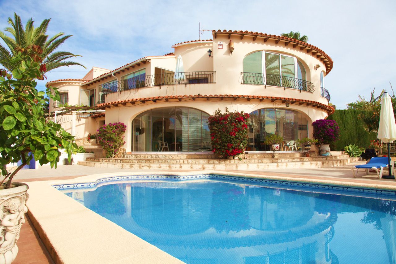 Villa i Calpe, Alicante, Spanien 5 sovrum, 295 kvm. Nr. 97589