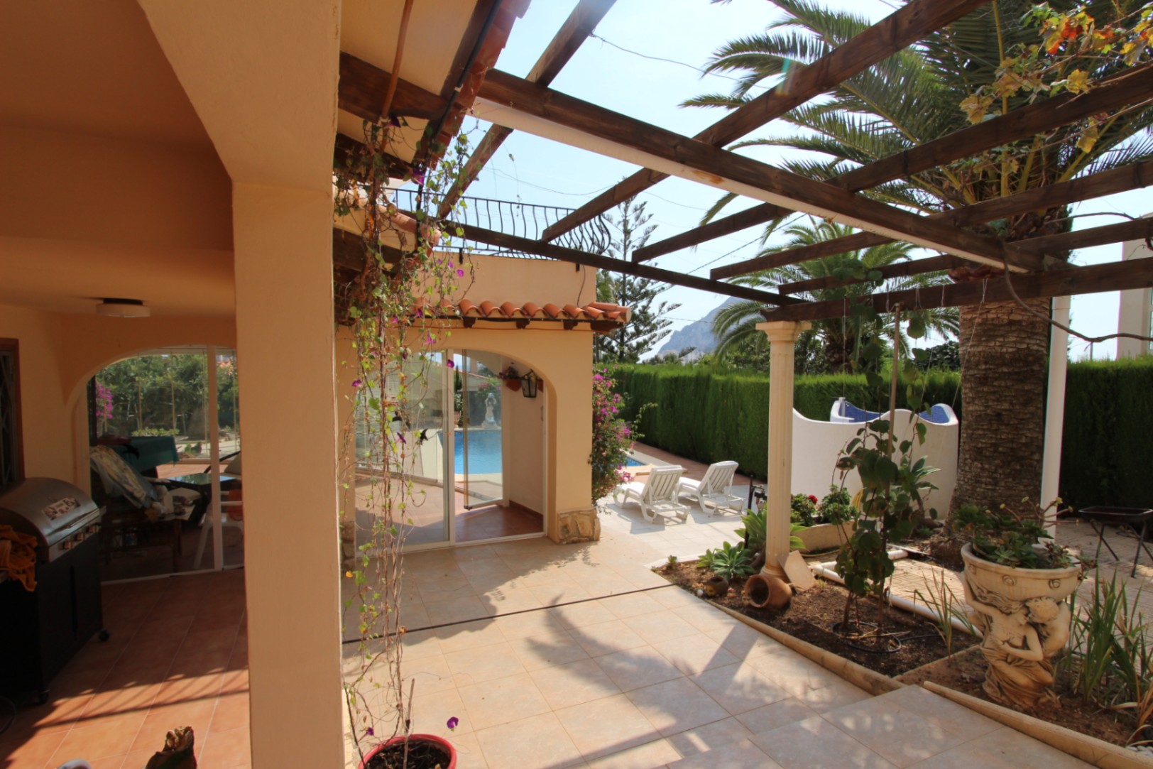 Villa i Calpe, Alicante, Spanien 5 sovrum, 295 kvm. Nr. 97589