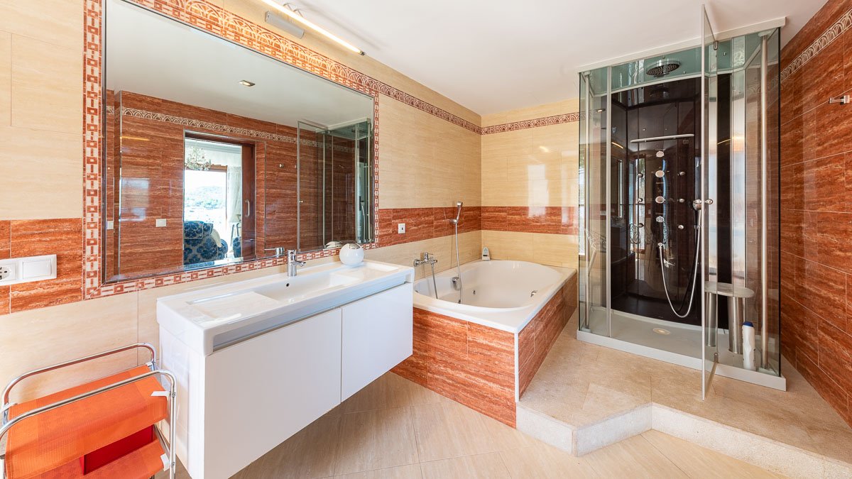 Villa in Cala Fornells, Mallorca, Spanien 6 Schlafzimmer, 522 m2 Nr. 84042
