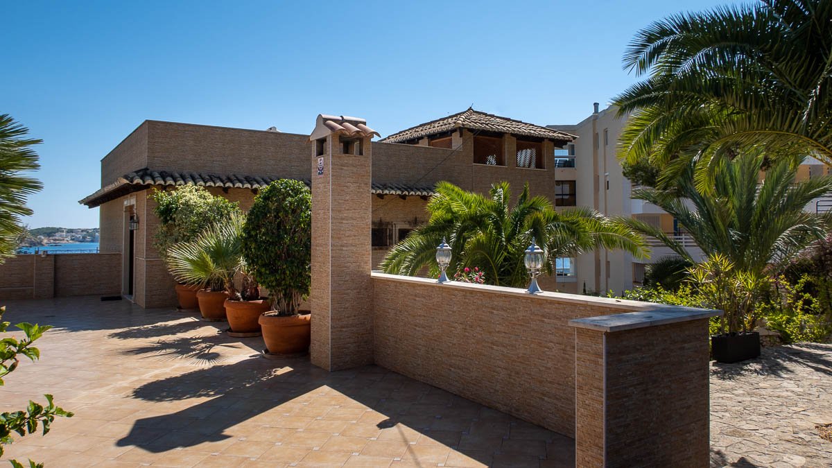Villa in Cala Fornells, Mallorca, Spanien 6 Schlafzimmer, 522 m2 Nr. 84042