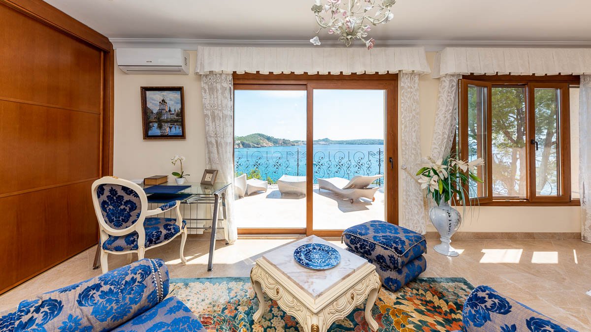 Villa in Cala Fornells, Mallorca, Spanien 6 Schlafzimmer, 522 m2 Nr. 84042