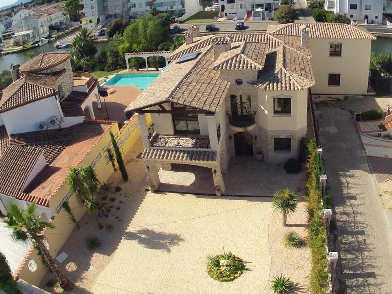 House in Empuriabrava, Girona, Spanien 7 Schlafzimmer, 546 m2 Nr. 22841