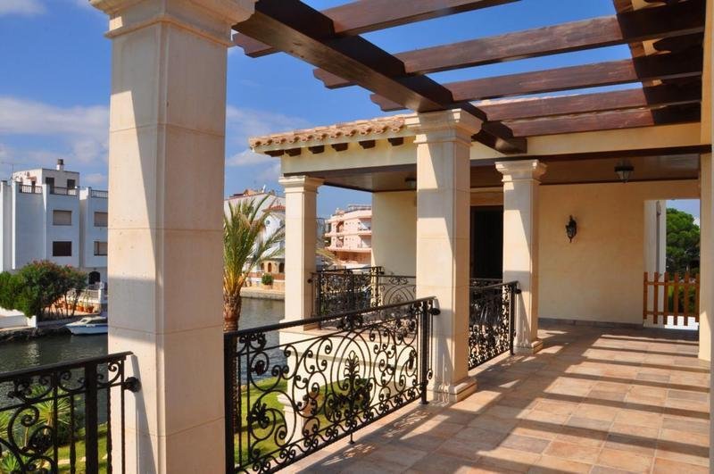 House in Empuriabrava, Girona, Spanien 7 Schlafzimmer, 546 m2 Nr. 22841