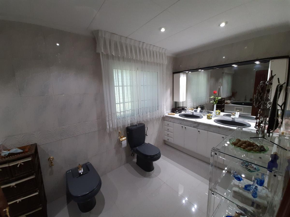 Casa a Gava, Barcelona, Spagna 6 camere da letto, 465 mq. N° 23014