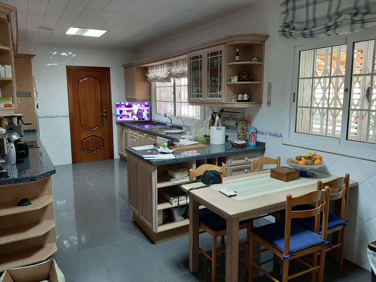 Casa a Gava, Barcelona, Spagna 6 camere da letto, 465 mq. N° 23014