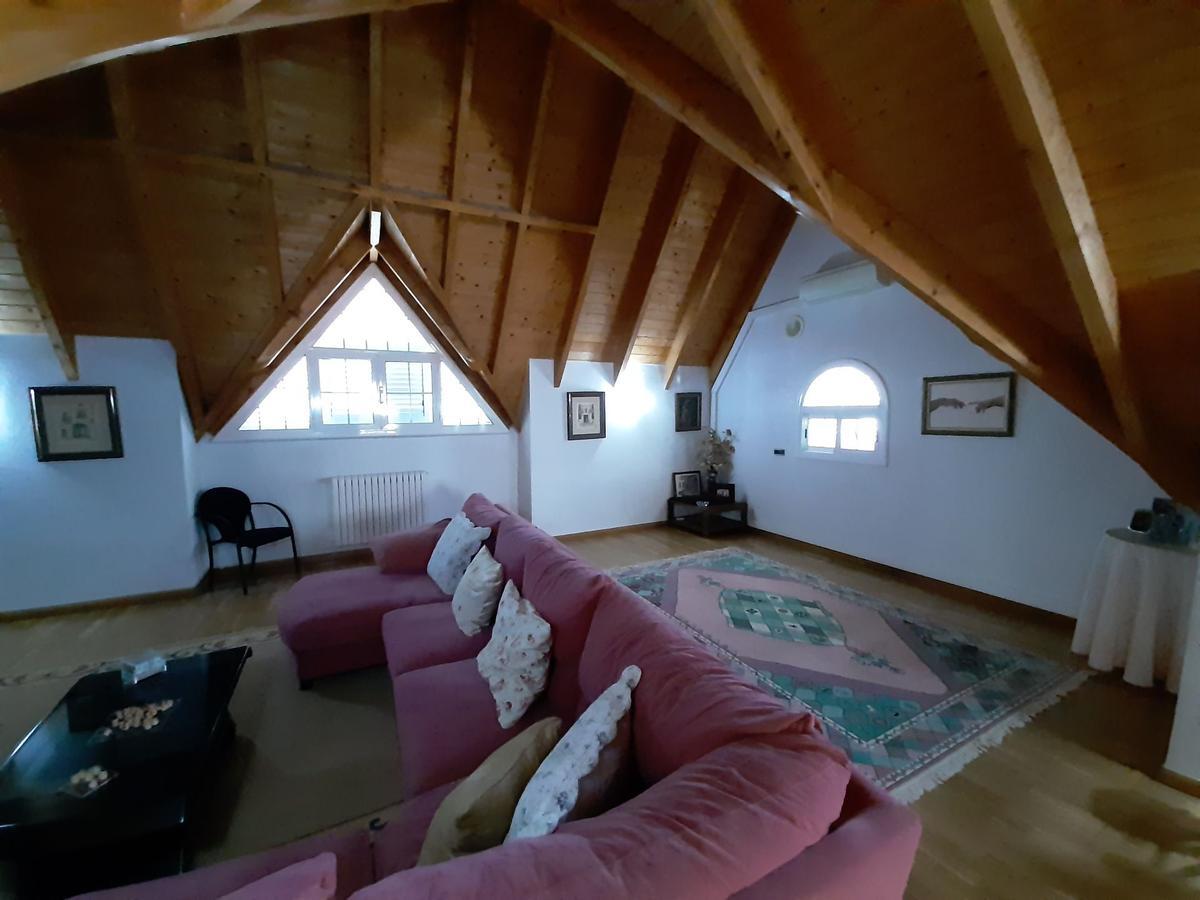 Casa a Gava, Barcelona, Spagna 6 camere da letto, 465 mq. N° 23014